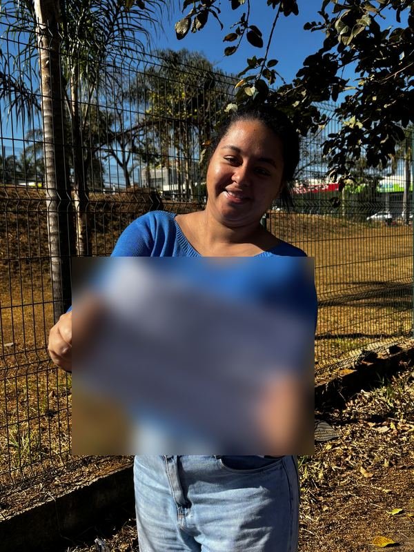 Aluno ou aluna da Axioma comemorando a aprovação no exame do DETRAN